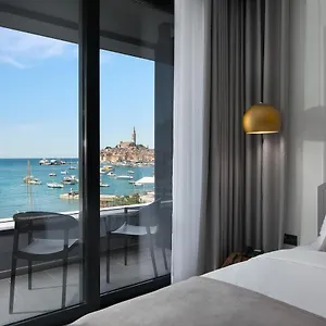 4* Отель Delfin